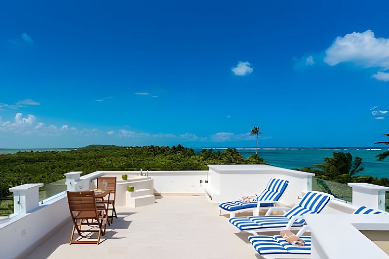villa de lujo autosustentable con playa privada