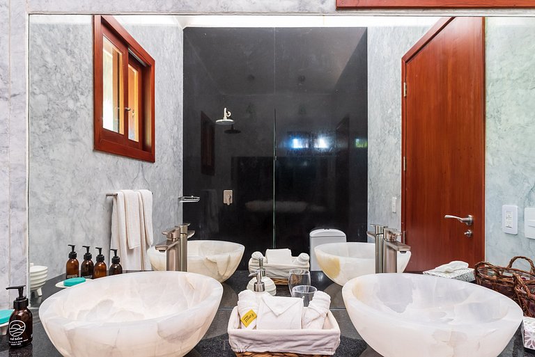 villa de lujo autosustentable con playa privada
