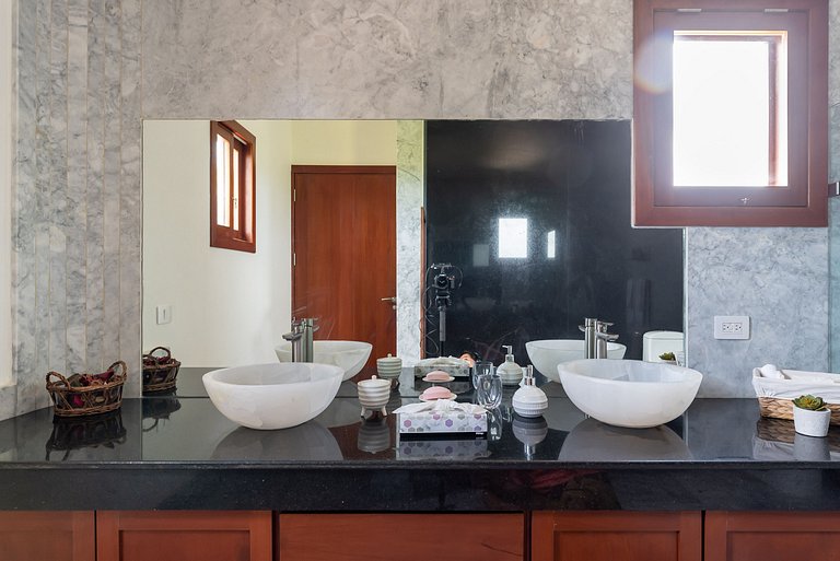villa de lujo autosustentable con playa privada