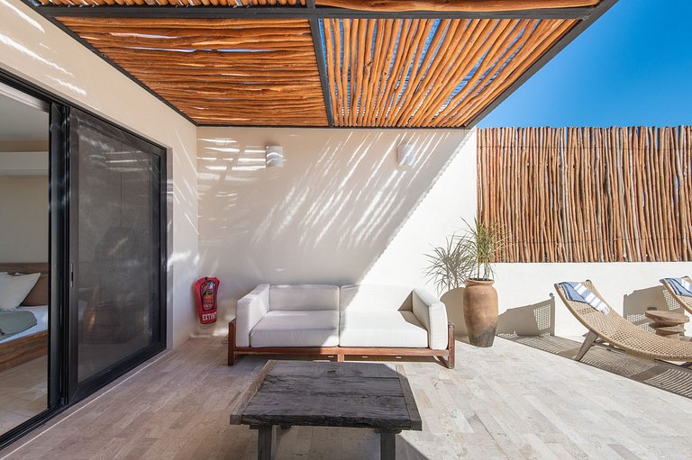 swim-up residence · ground floor · boutique condo