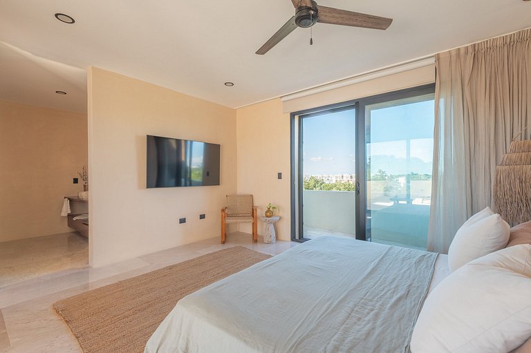 swim-up residence · ground floor · boutique condo